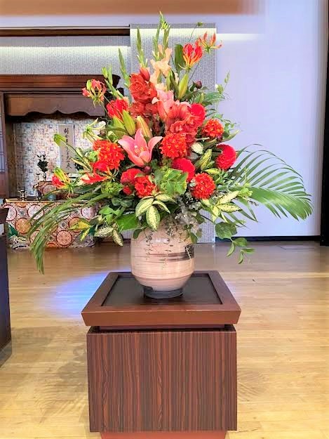 短期大学の入学式演台用お祝い花をご用意させていただきました 長野県飯田市入学式 アレンジメント 飯田市の花屋 フローラいとう 短期大学の入学式演台用お祝い花をご用意させていただきました 長野県飯田市入学式 アレンジメント 飯田市の花屋 フローラいとう